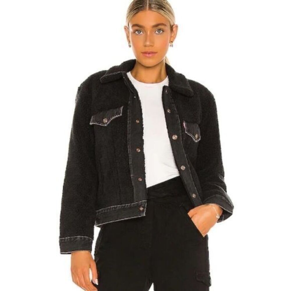 LEVI'S NWT Ex Boyfriend Pieced Sherpa Trucker Jacket SMALL
